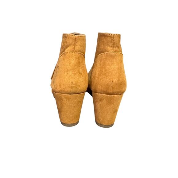 Attention Women's - Suede Bootie heels- Size 7m - Picture 4 of 9